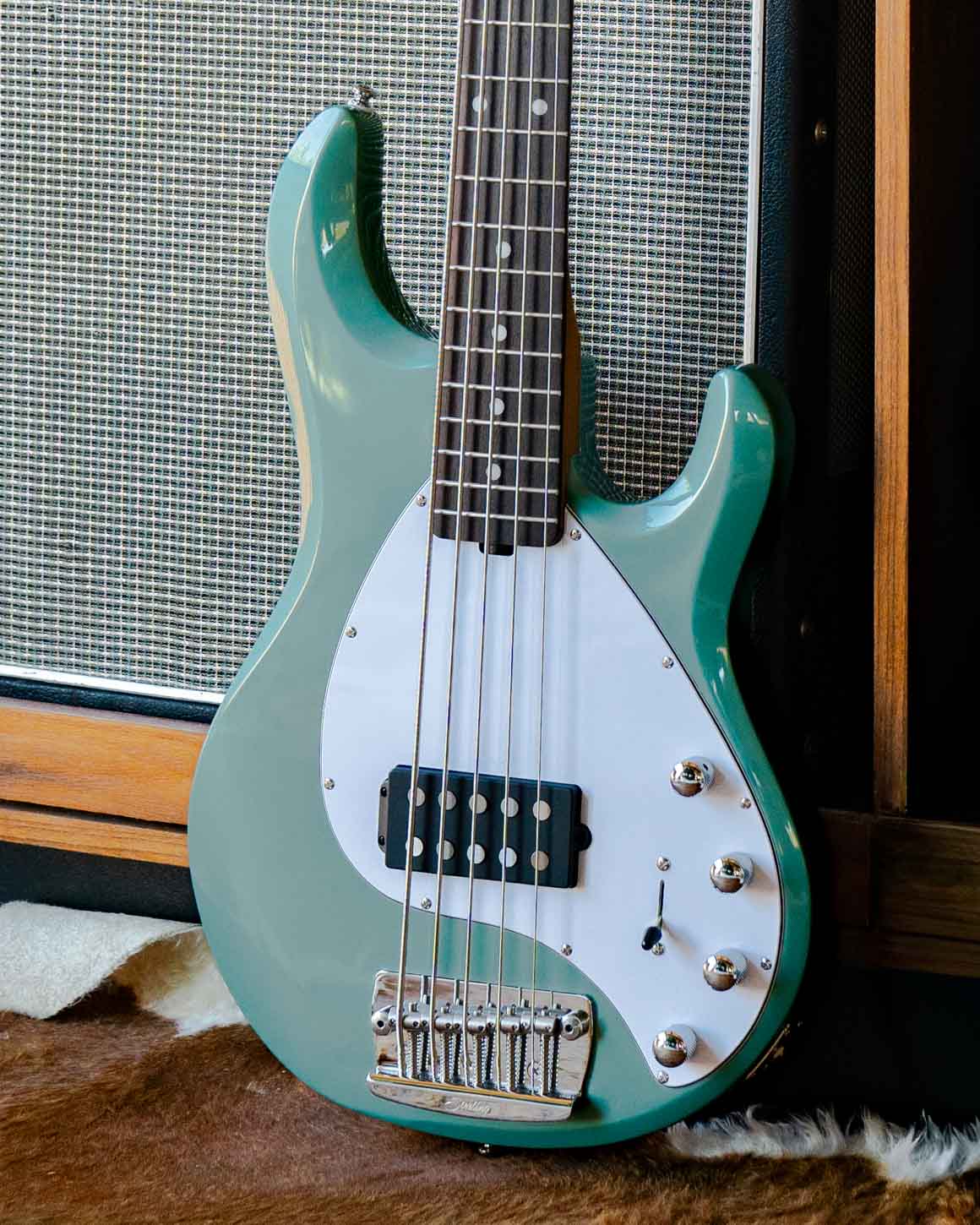 StingRay 5 – Sterling by Music Man