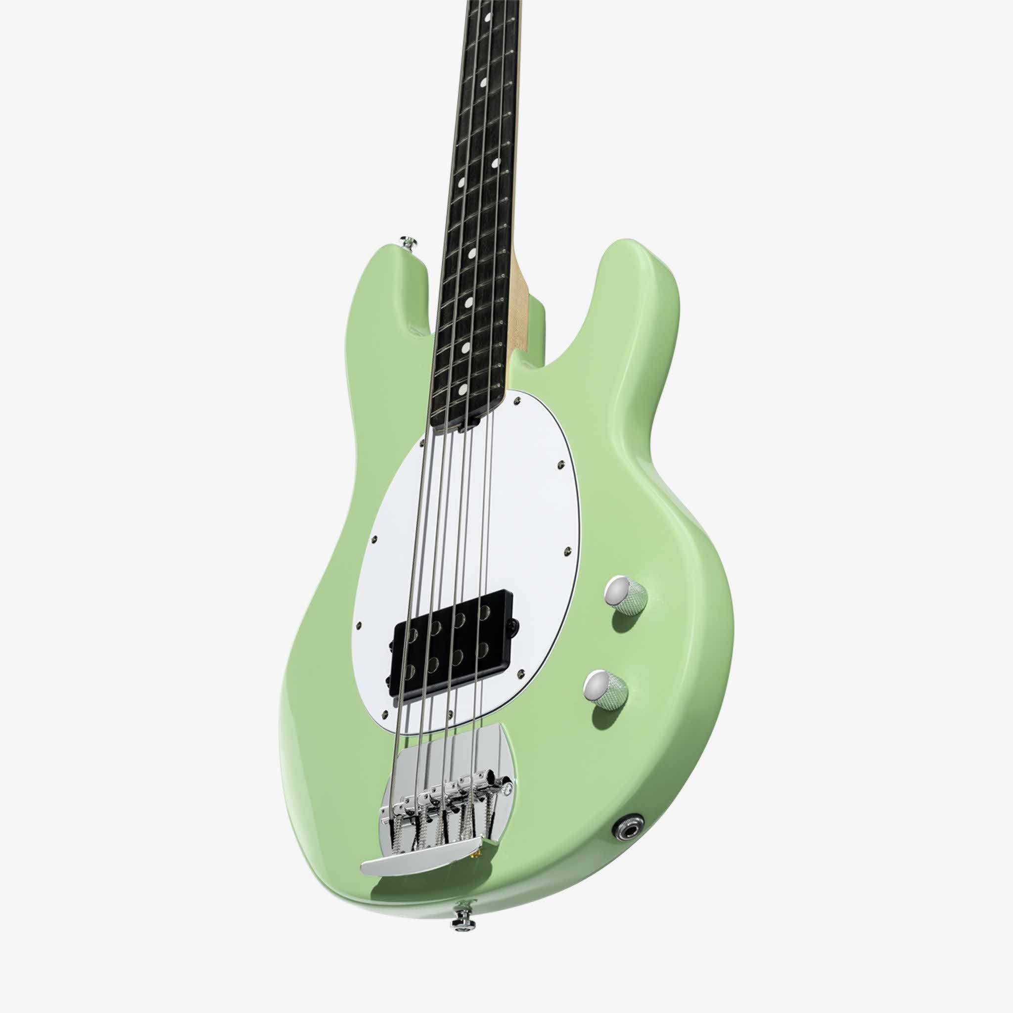 Intro Series StingRay – Sterling by Music Man