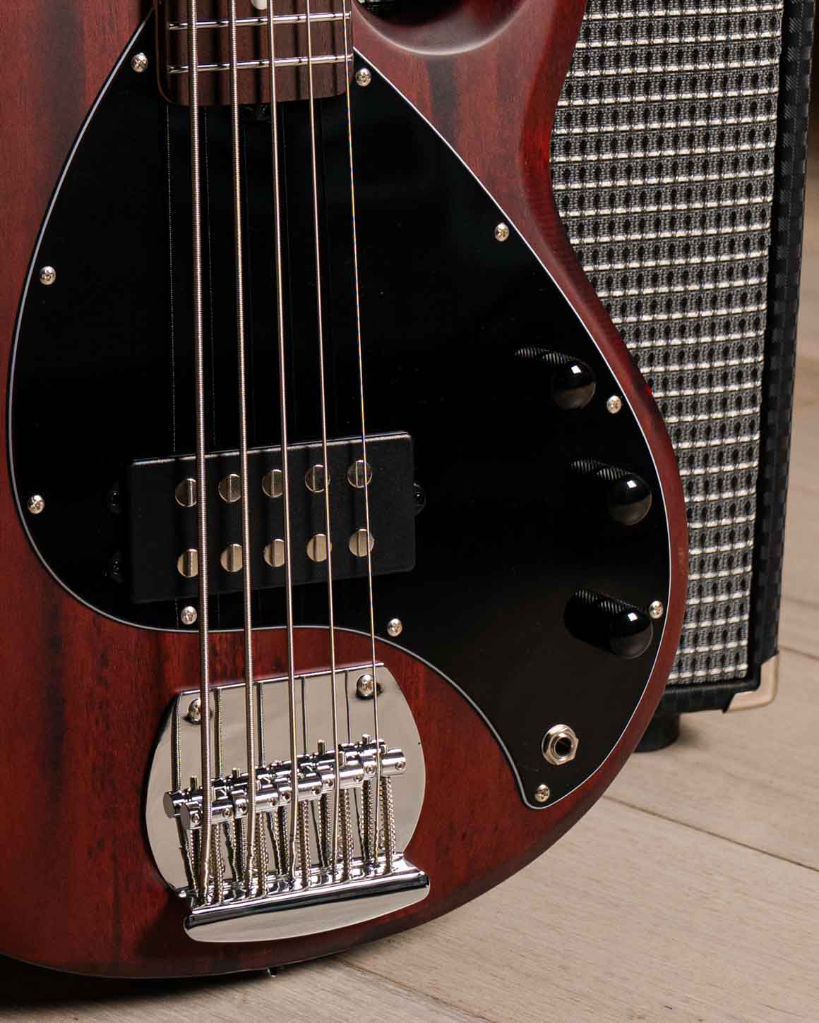 SUB Series StingRay 5 – Sterling by Music Man