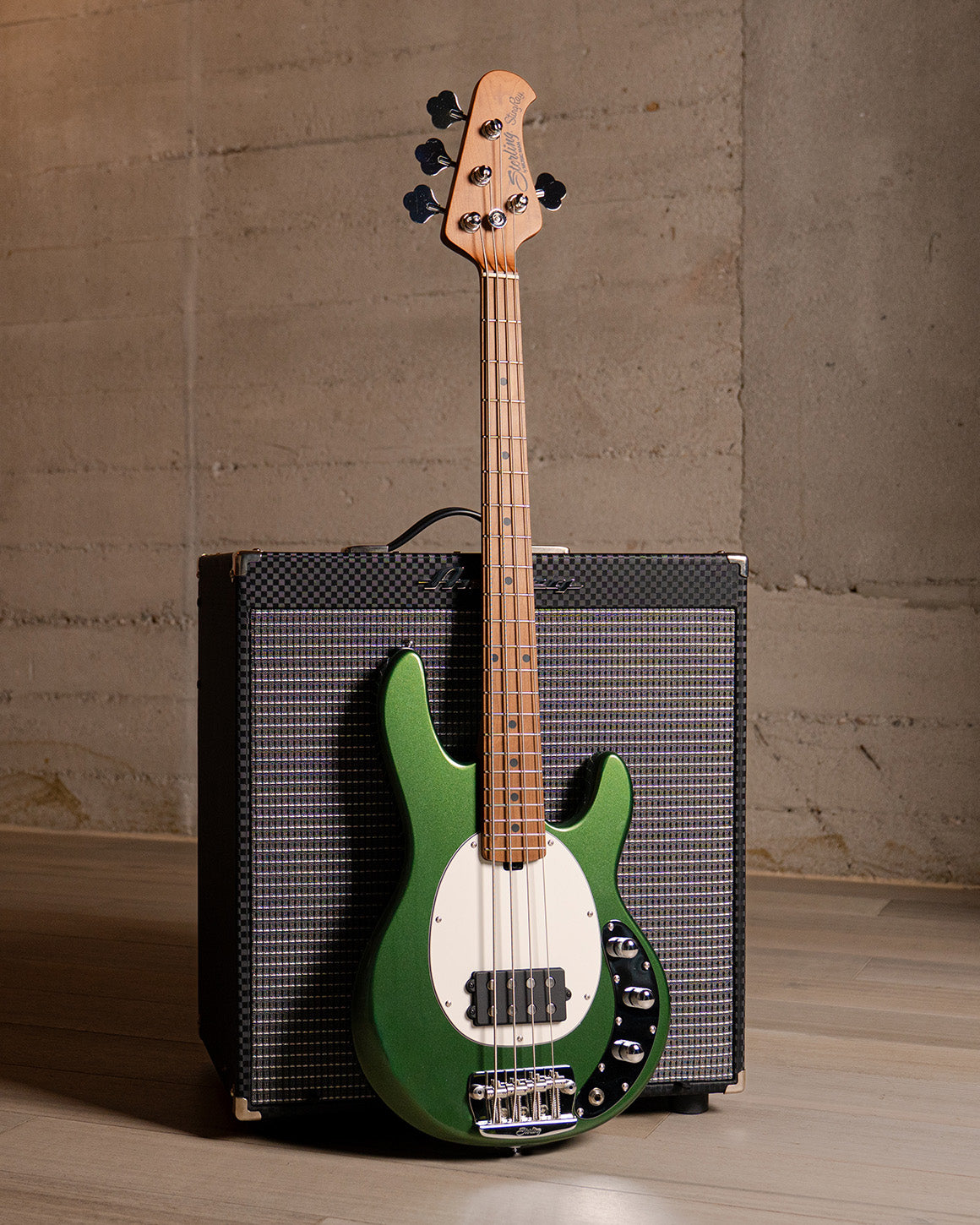 Sterling by MUSIC MAN RAYSS4 ショートスケール Sterling By Music Man StingRay RAYSS4 Short Scale Bass Guitar