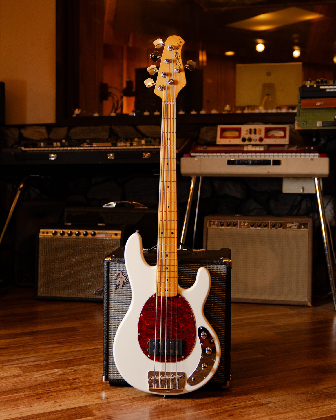 StingRay Classic – Sterling by Music Man